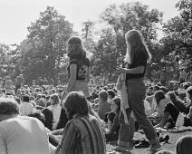 Frikonsert "Verdensfred" St. Hanshaugen 1. mai 1970   Oslo, St. Hanshaugen, frikonsert : Oslo, St. Hanshaugen, frikonsert