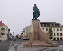 Leifur Eirikson statue
