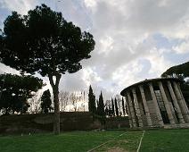 Around temple of Hercules Victor   Rome : Rome