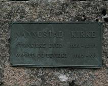 Plakett p� Nannestad kirke