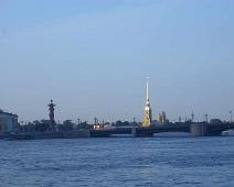 Peter og Paul katedralen fra Neva