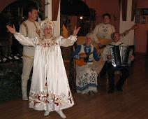 Folklore p� restaurant Holmgard