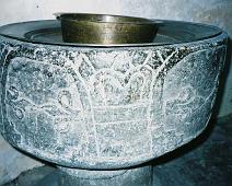 Svenneby kirke: Døpefont