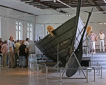 19 Nydambaaten i arkeologisk museum Gottorp Slot