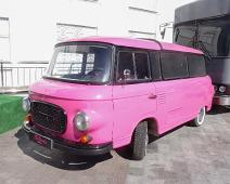 Gammel sovjetisk minibuss