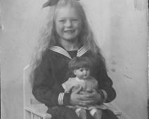 1928 Lise   Lise Heber g. Østlyngen f. 1921 : Lise Heber g. Østlyngen f. 1921