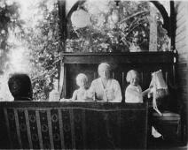 Jan Henrik Heber f. 1924, Lise Heber g. Østlyngen f. 1921, Mimi Berentzen g. Heber f. 1881 : Jan Henrik Heber f. 1924, Lise Heber g. Østlyngen f. 1921, Mimi Berentzen g. Heber f. 1881