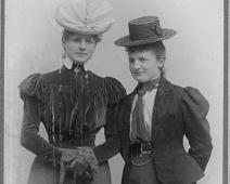 tv Vita Marie Lohff g Ziesler død 1917 og ukjent   Foto Eva Holst Odense, Mimi venner, Ukjent dame, Vita Marie Lohff g. Ziesler d. 1917 : Foto Eva Holst Odense, Mimi venner, Ukjent dame, Vita Marie Lohff g. Ziesler d. 1917