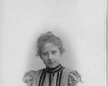 ida vogt av Finne   Foto Theodor Finne Carl Johs Gd 19 Kristiania, Ida Vogt : Foto Theodor Finne Carl Johs Gd 19 Kristiania, Ida Vogt