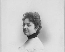 ukjent av Gustav Borgen Christiania   Foto Gustav Borgen Carl Johans Gade 45 Christiania, Mimi venner, Ukjent dame : Foto Gustav Borgen Carl Johans Gade 45 Christiania, Mimi venner, Ukjent dame