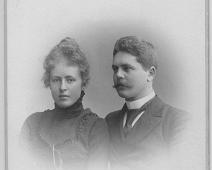 ukjent av Gustav Borgen Christiania   Foto Gustav Borgen Carl Johans Gade 45 Christiania, Mimi venner, Ukjent par : Foto Gustav Borgen Carl Johans Gade 45 Christiania, Mimi venner, Ukjent par