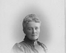 Birgit Elisabeth Berentzen f Tofte av Gustav Borgen Kristiania   Birgit Elisabeth Tofte g. Berentzen f. 1852, Foto Gustav Borgen Carl Johans Gade 45 Christiania : Birgit Elisabeth Tofte g. Berentzen f. 1852, Foto Gustav Borgen Carl Johans Gade 45 Christiania